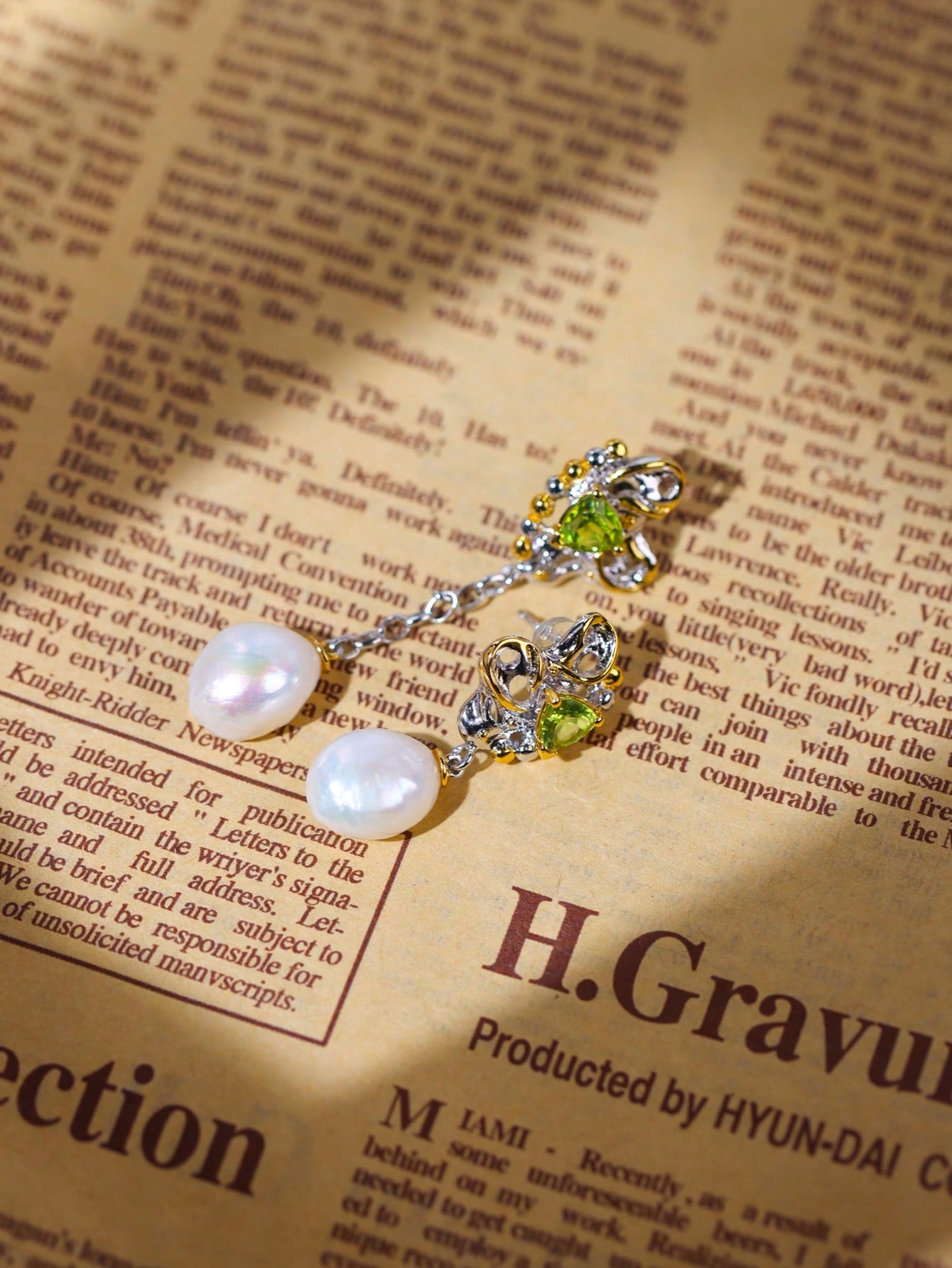 Peridot Pearl Earrings