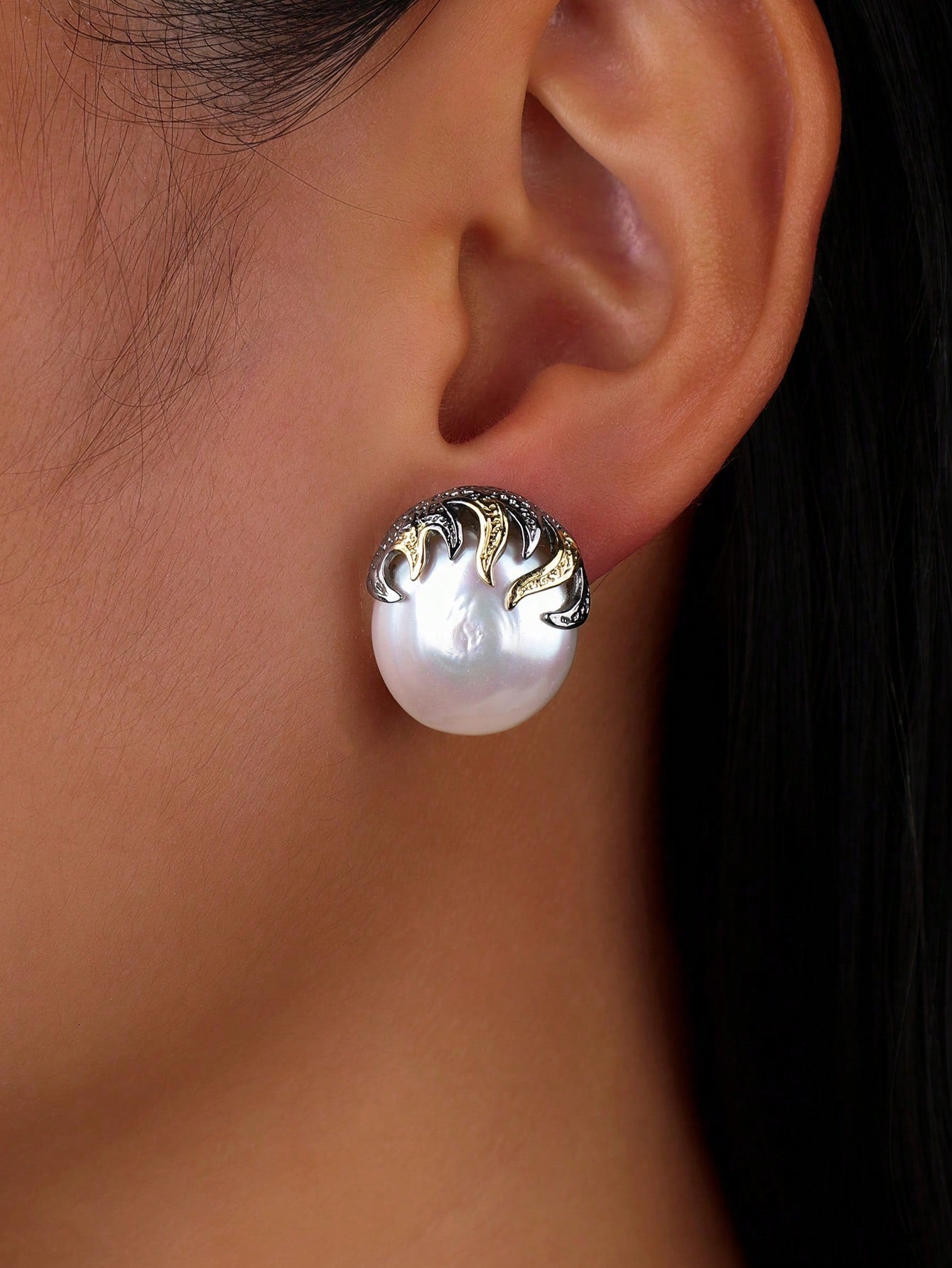 Silver-inlaid natural pearl earrings