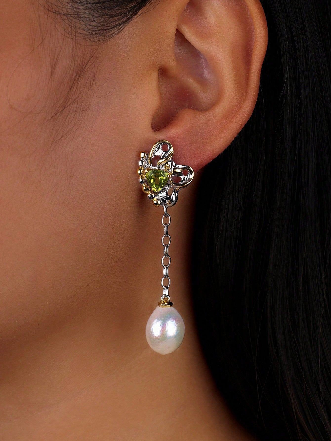 Peridot Pearl Earrings