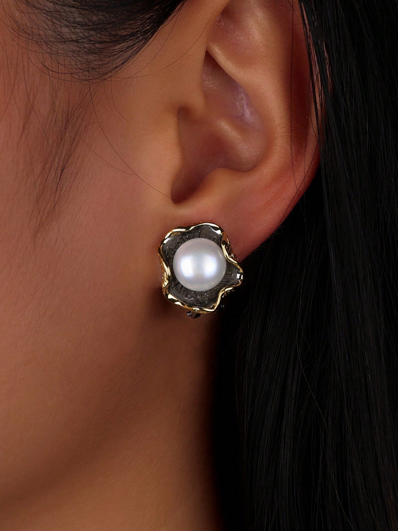 Moonlit Oyster pearl earrings