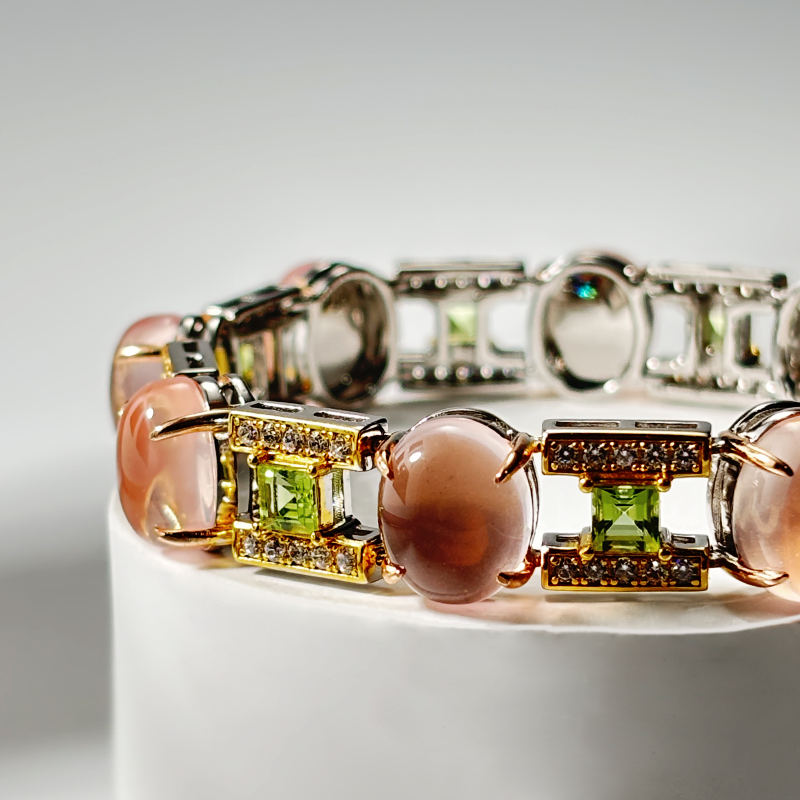 Charm hibiscus quartz bracelet