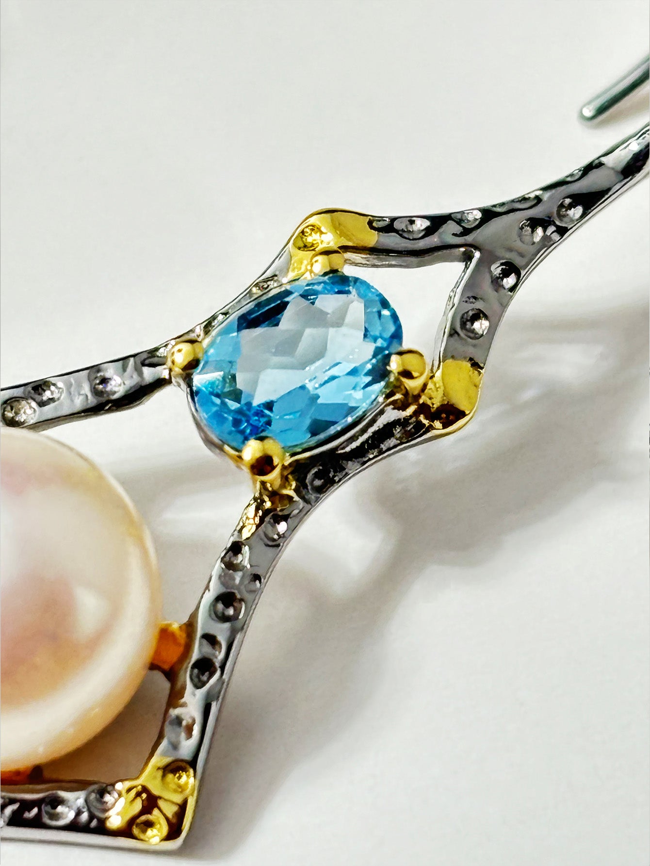 Vintage - Luxe Pearl - Topaz Earrings