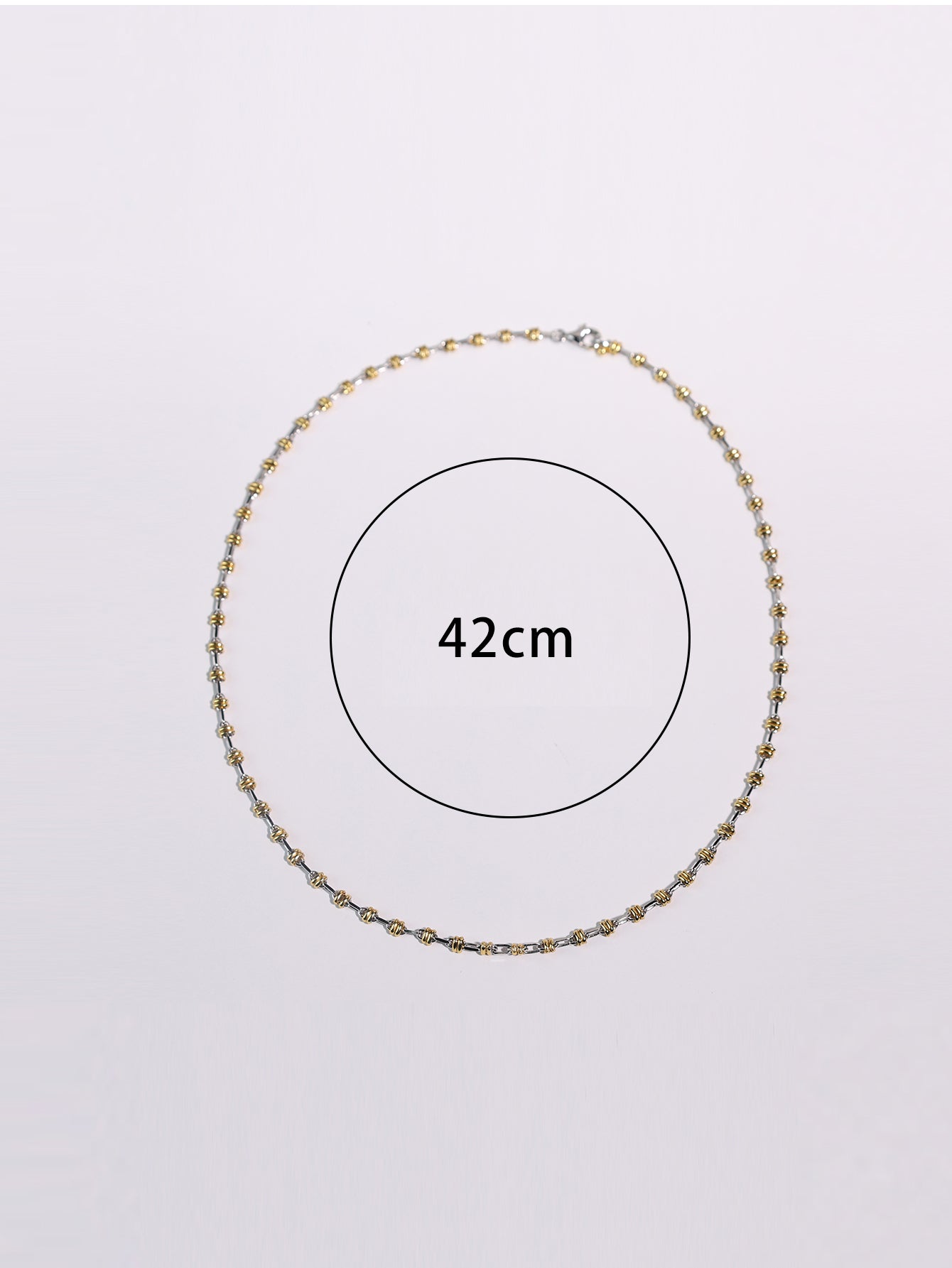 Two-color stitching necklace