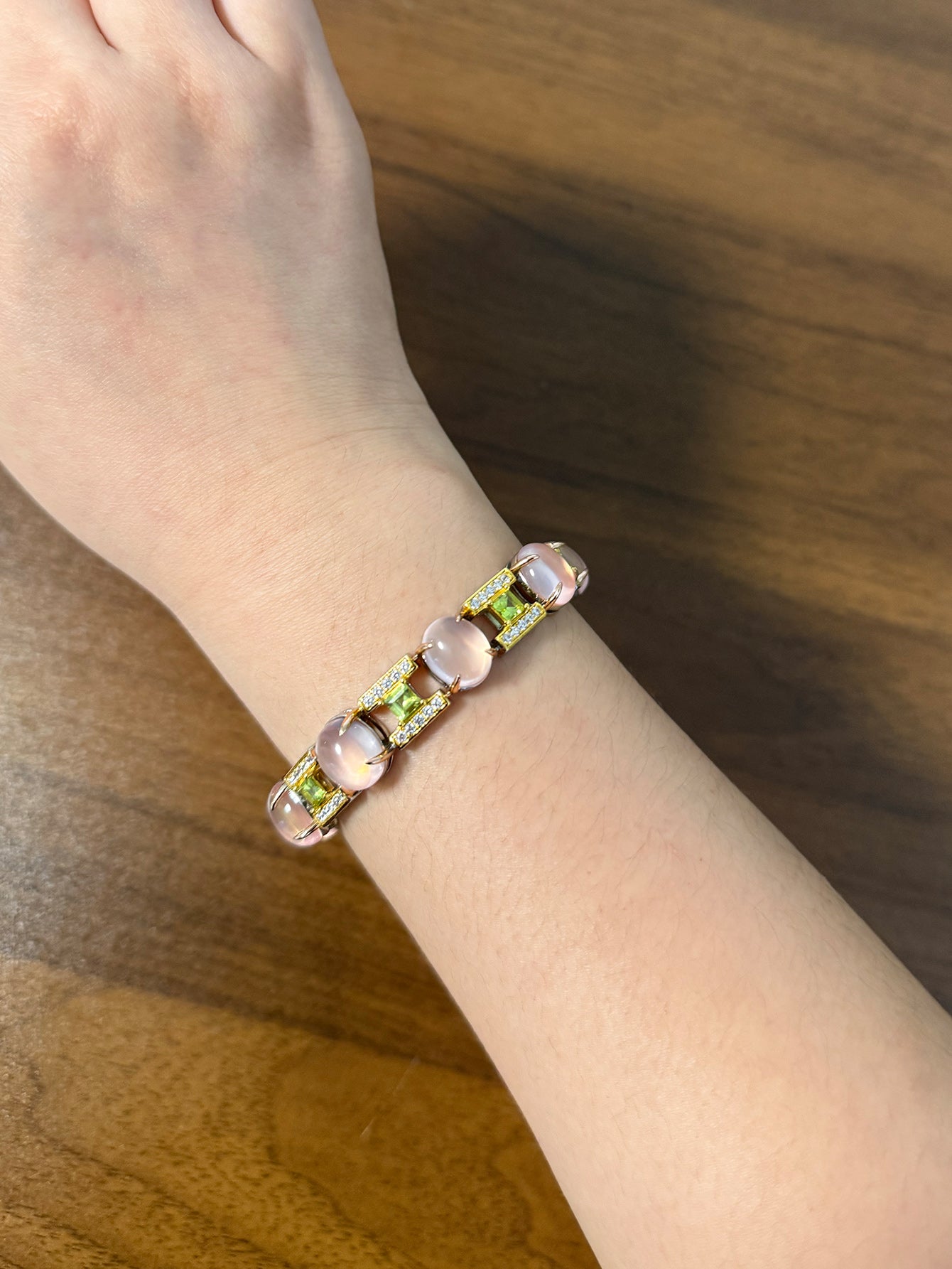 Charm hibiscus quartz bracelet